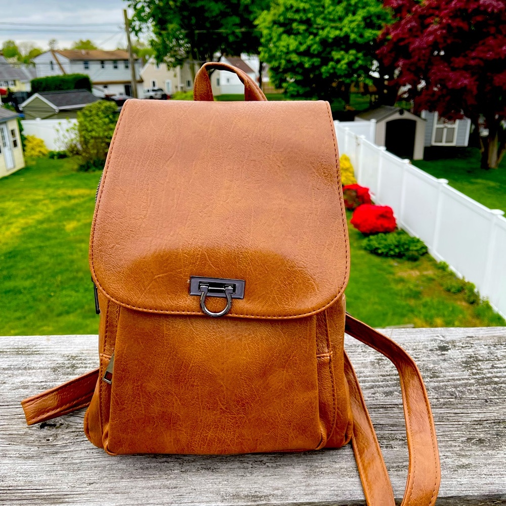 Backpack - Picture 5 of 5